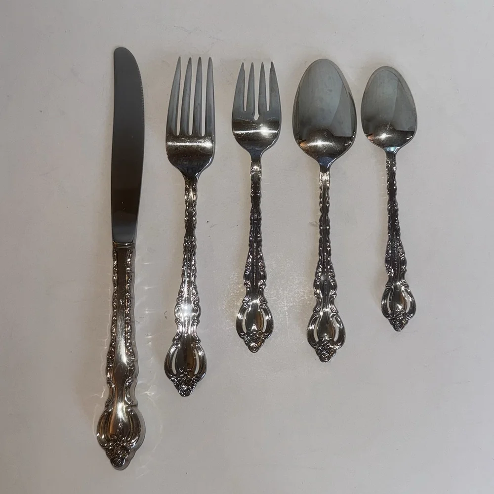 International Deepsilver SilverPlate Flatware Set 62 PCs 12 Servings Orleans Box